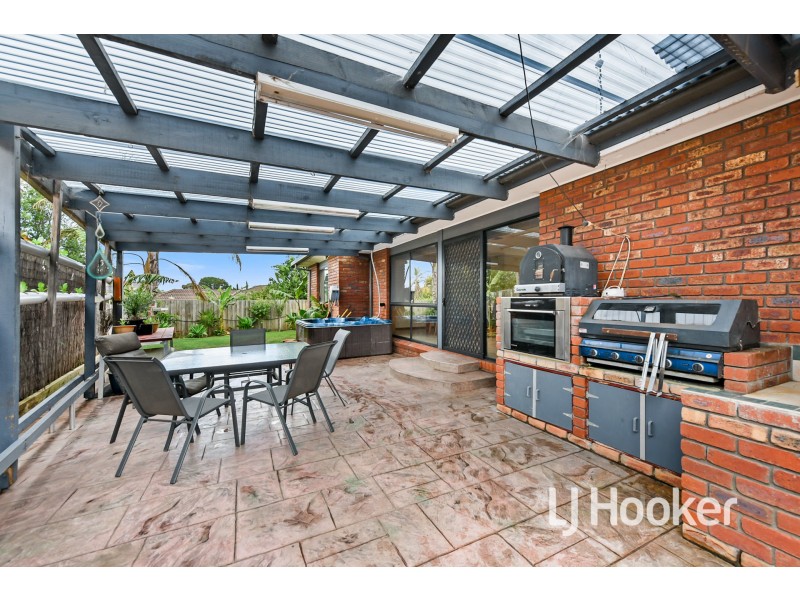 19 Michelle Drive, Hampton Park VIC 3976