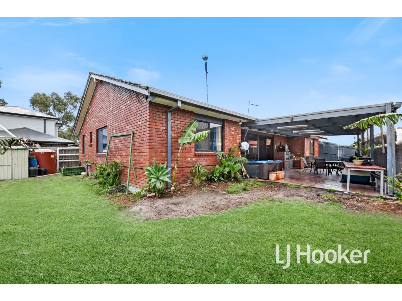 19 Michelle Drive, Hampton Park VIC 3976