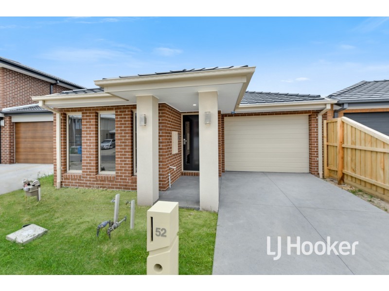 52 Jackwood Drive, Clyde North VIC 3978