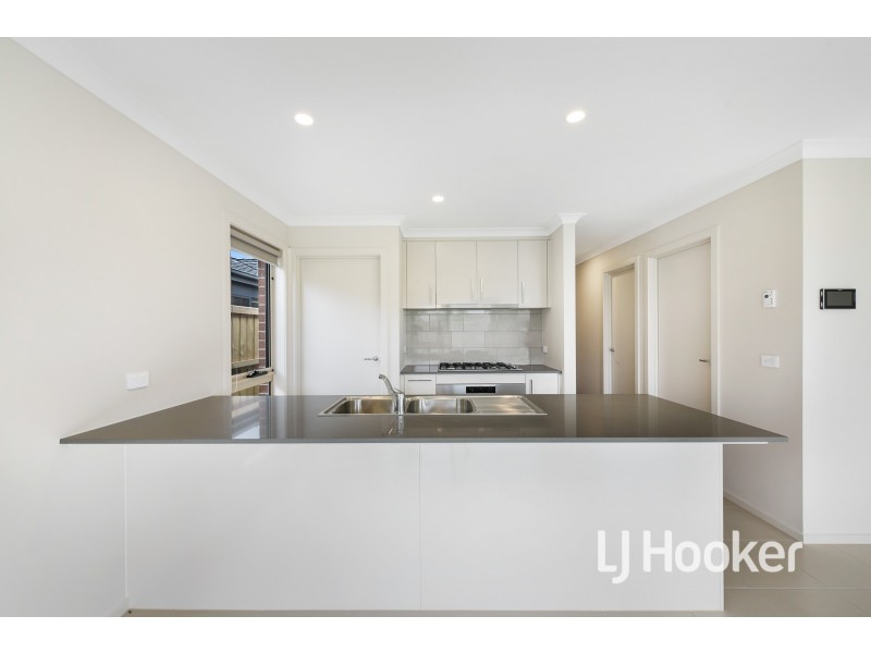 52 Jackwood Drive, Clyde North VIC 3978