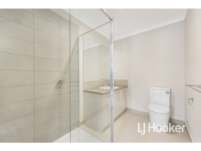 52 Jackwood Drive, Clyde North VIC 3978