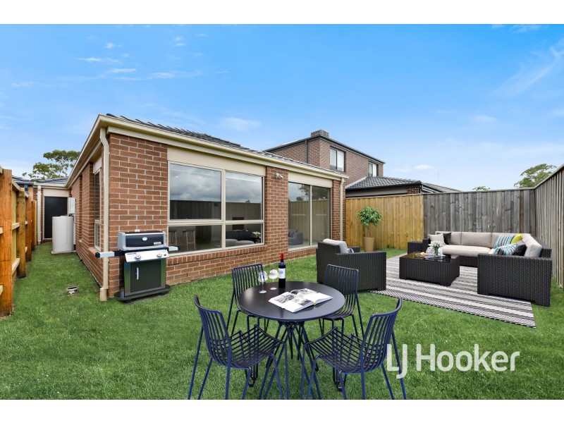 52 Jackwood Drive, Clyde North VIC 3978