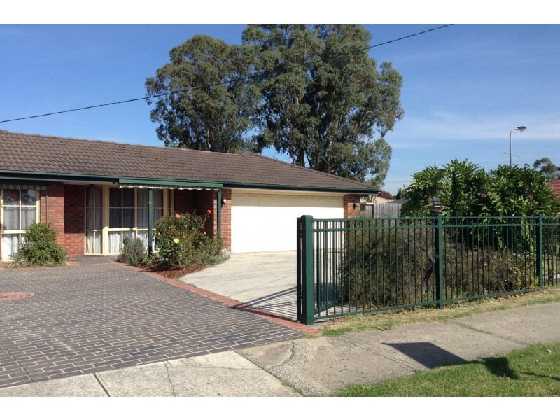 38 Henty Street, Pakenham VIC 3810