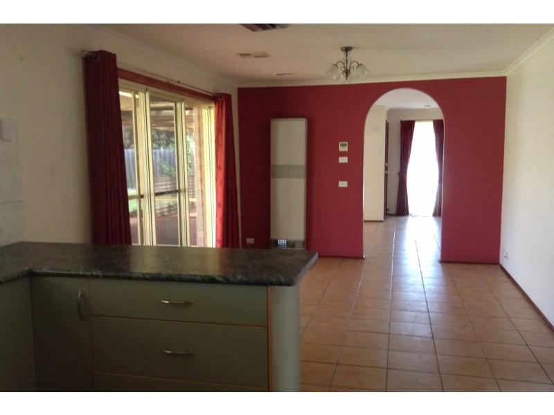 38 Henty Street, Pakenham VIC 3810