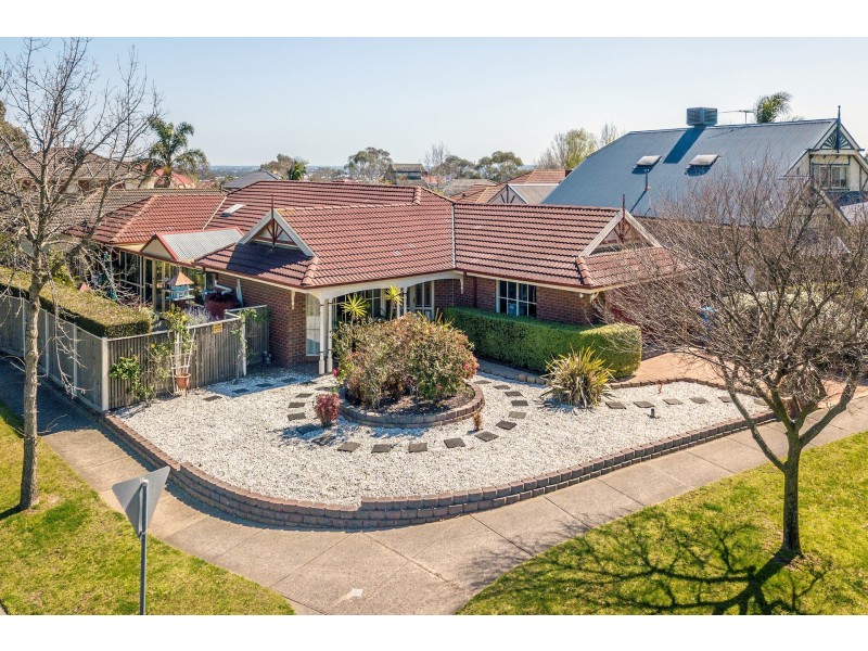 20 Caversham Terrace, Lynbrook VIC 3975