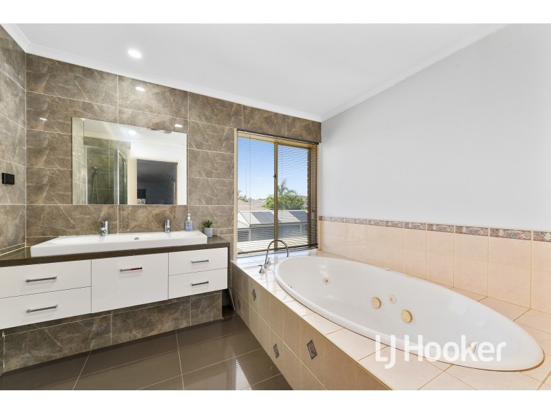 60 Seebeck Drive, Narre Warren South VIC 3805