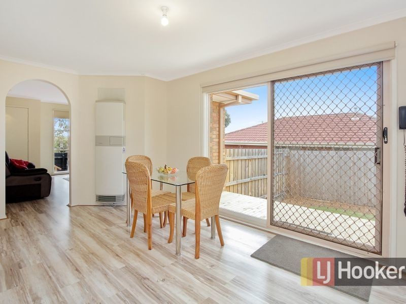 2/131 Warana Drive, Hampton Park VIC 3976