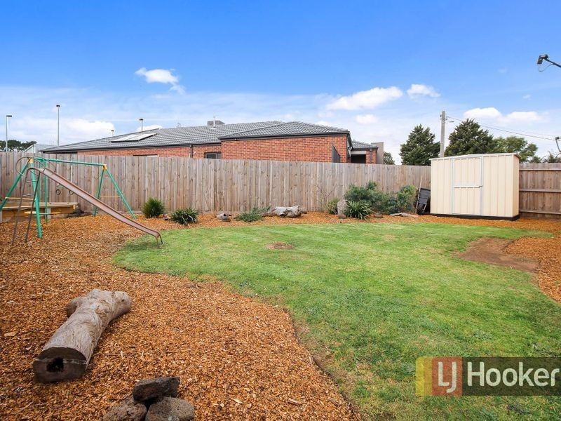 2/131 Warana Drive, Hampton Park VIC 3976