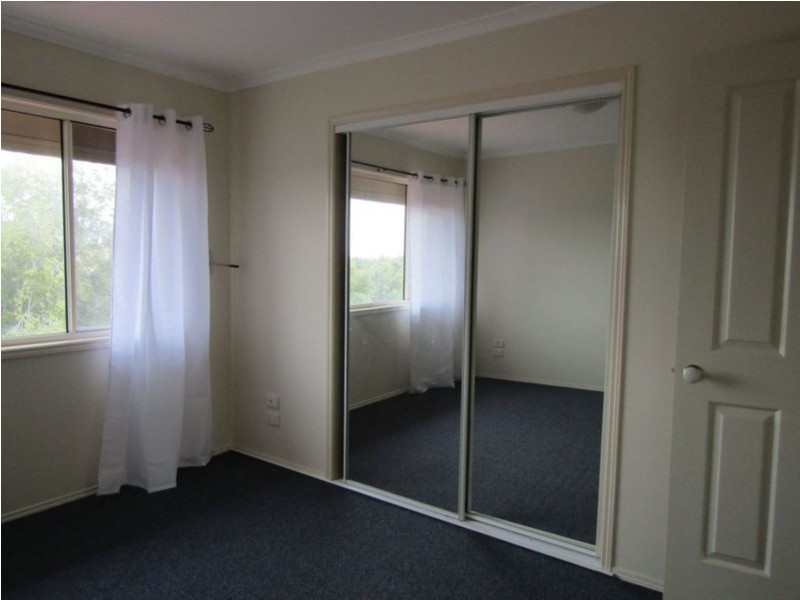 16 Hellyer Way, Endeavour Hills VIC 3802