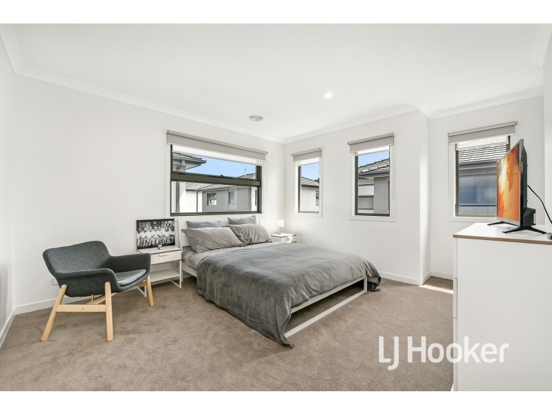10/114-116 Kennington Park Drive, Endeavour Hills VIC 3802
