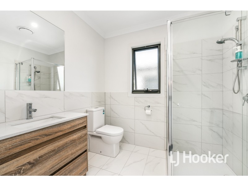 10/114-116 Kennington Park Drive, Endeavour Hills VIC 3802