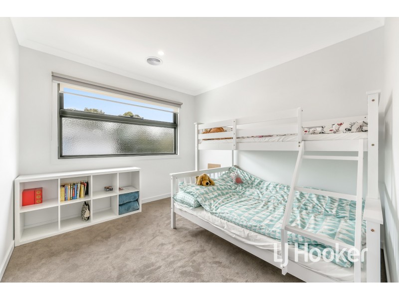 10/114-116 Kennington Park Drive, Endeavour Hills VIC 3802