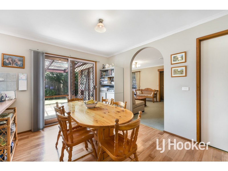 14 Sapphire Drive, Hampton Park VIC 3976