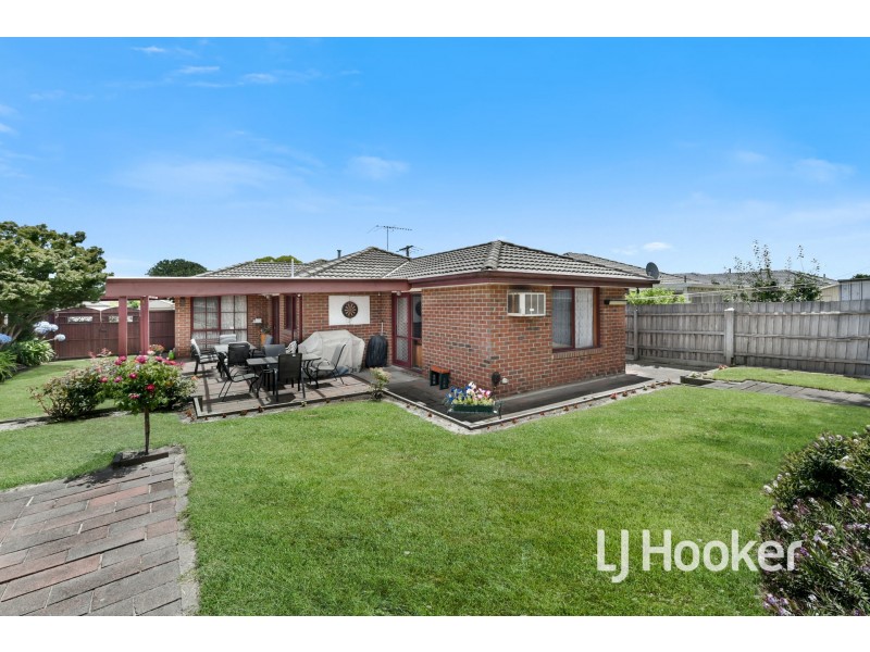 14 Sapphire Drive, Hampton Park VIC 3976