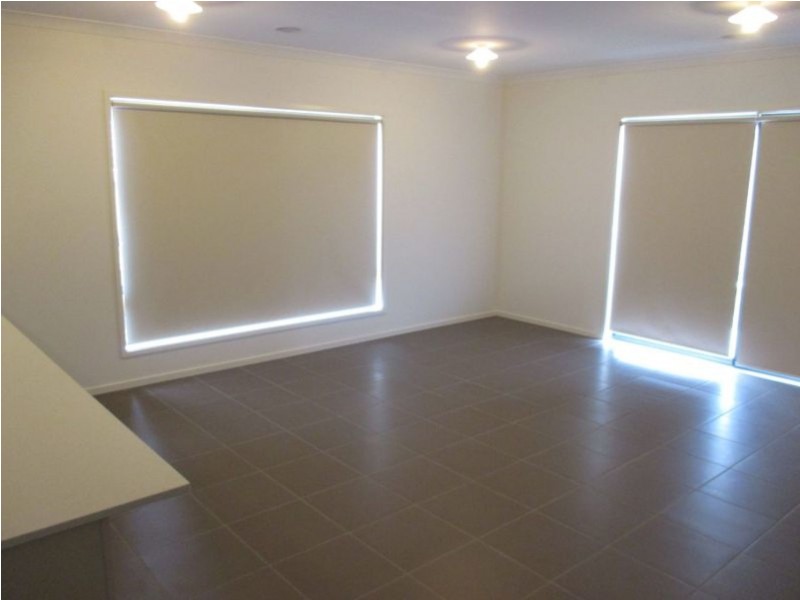 34 Hartland Drive, Cranbourne North VIC 3977