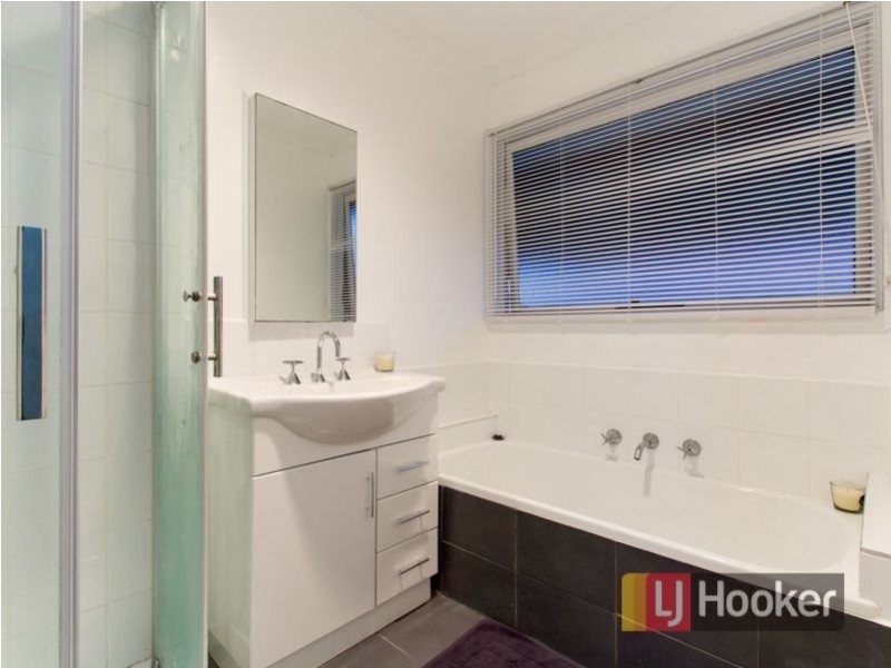 4 Urquhart Court, Hampton Park VIC 3976