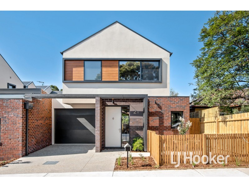 2a Wallace Avenue, Dandenong VIC 3175