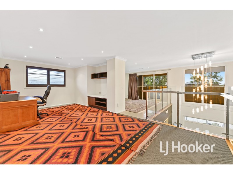 15 Sierra Boulevard, Cranbourne North VIC 3977