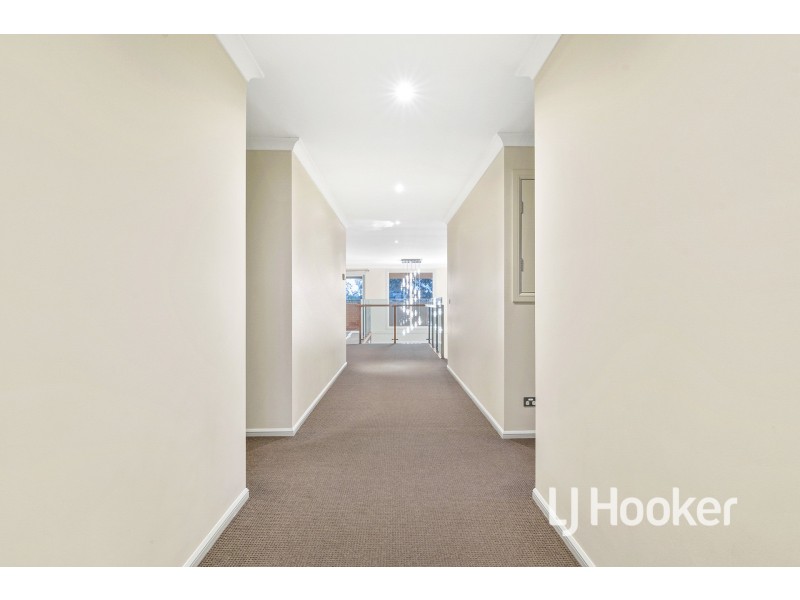 15 Sierra Boulevard, Cranbourne North VIC 3977