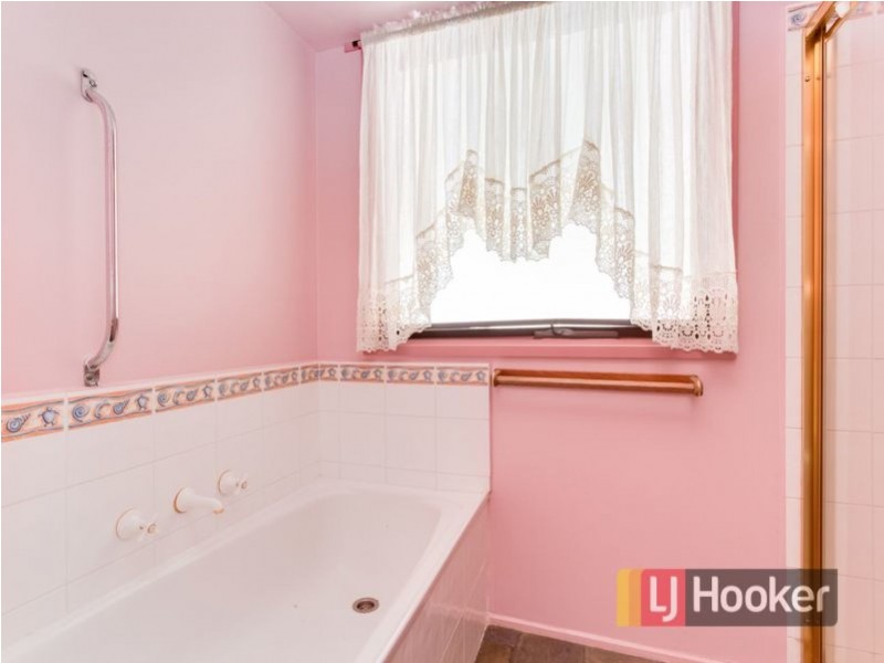 125 Oaktree Drive, Hampton Park VIC 3976