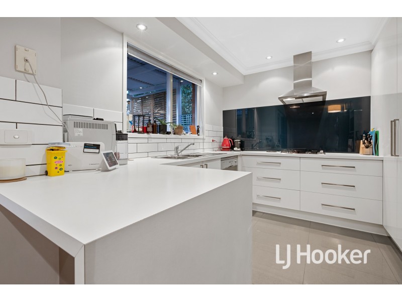 12 Sharpe Court, Berwick VIC 3806