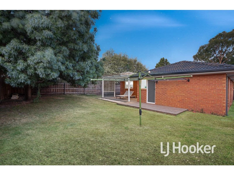 12 Sharpe Court, Berwick VIC 3806