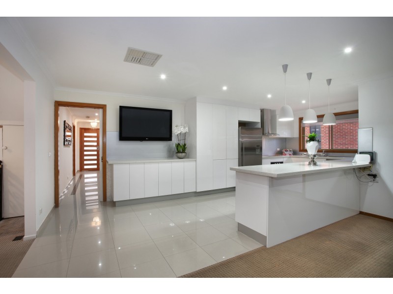 11 Evonne Court, Endeavour Hills VIC 3802