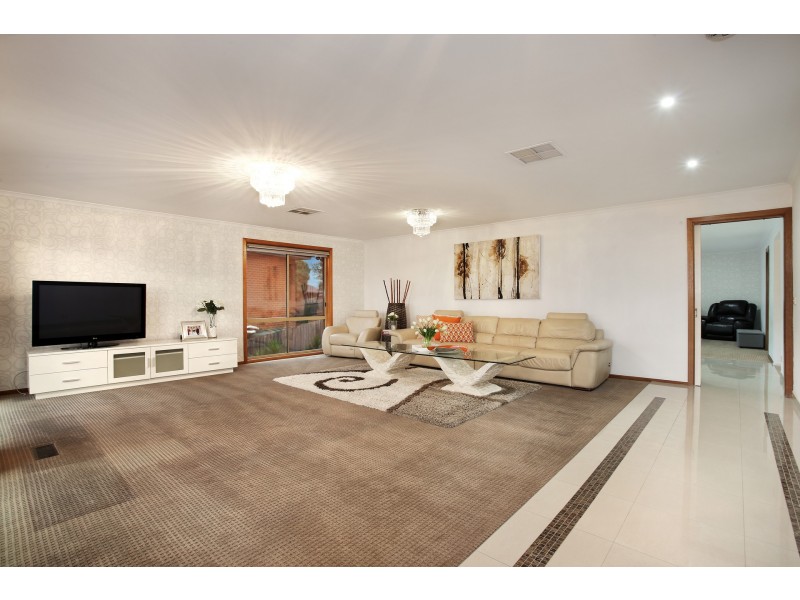 11 Evonne Court, Endeavour Hills VIC 3802