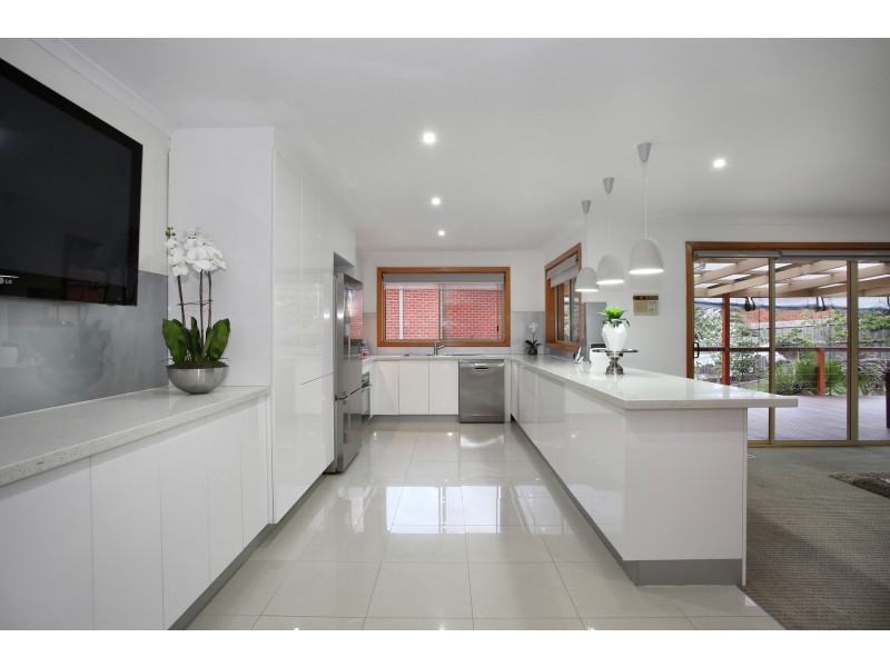 11 Evonne Court, Endeavour Hills VIC 3802