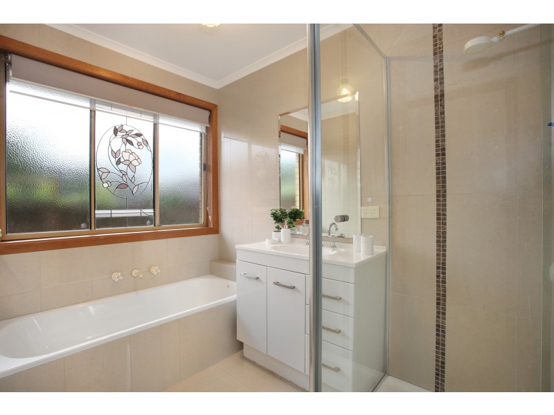 11 Evonne Court, Endeavour Hills VIC 3802