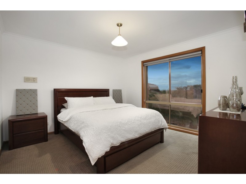 11 Evonne Court, Endeavour Hills VIC 3802