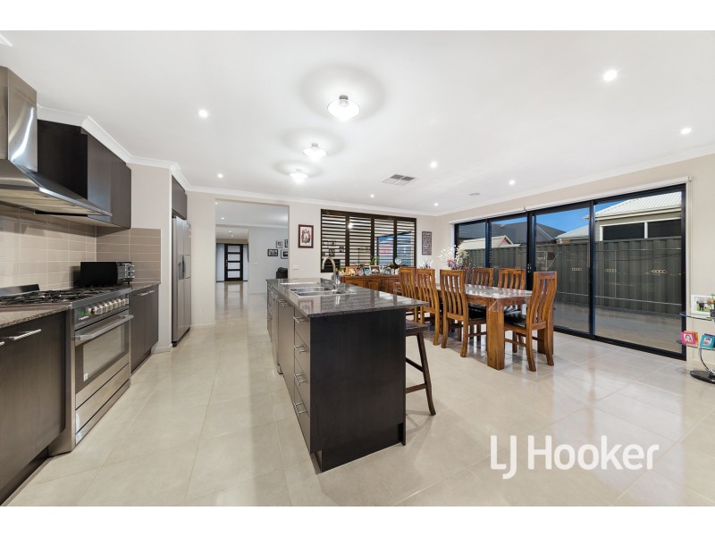 31 Cortula Road, Cranbourne East VIC 3977