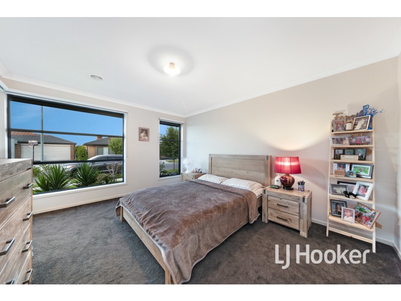 31 Cortula Road, Cranbourne East VIC 3977