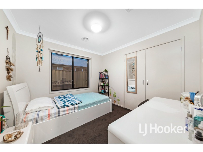 31 Cortula Road, Cranbourne East VIC 3977