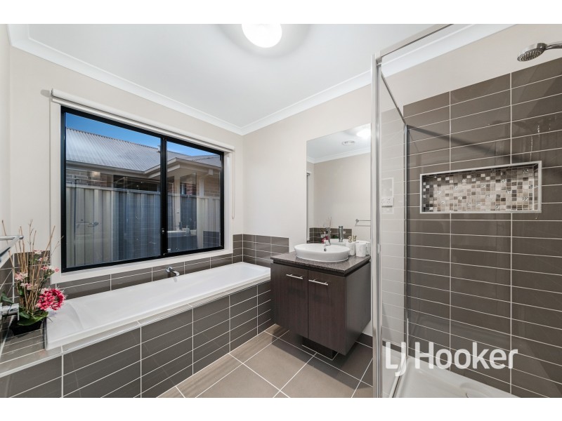 31 Cortula Road, Cranbourne East VIC 3977