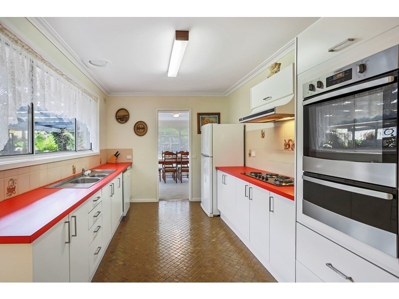 9 Oaktree Drive, Pakenham VIC 3810