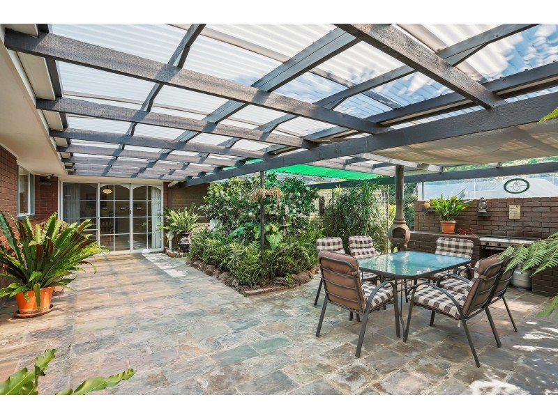 9 Oaktree Drive, Pakenham VIC 3810