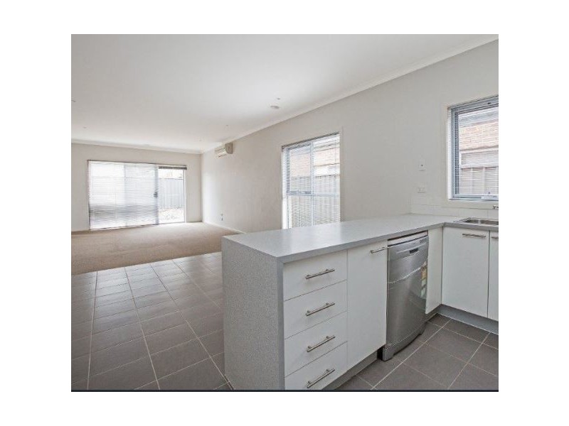 18 Paxton Link, Pakenham VIC 3810