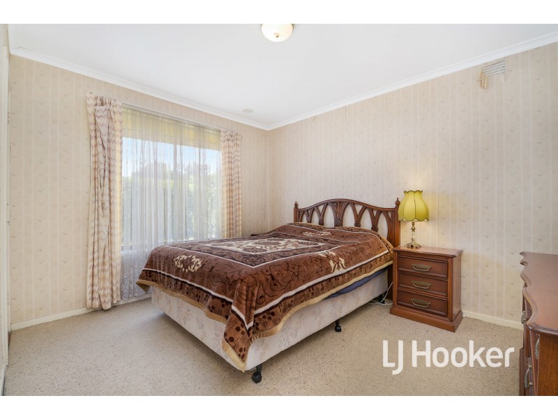 6 Collins Close, Scoresby VIC 3179