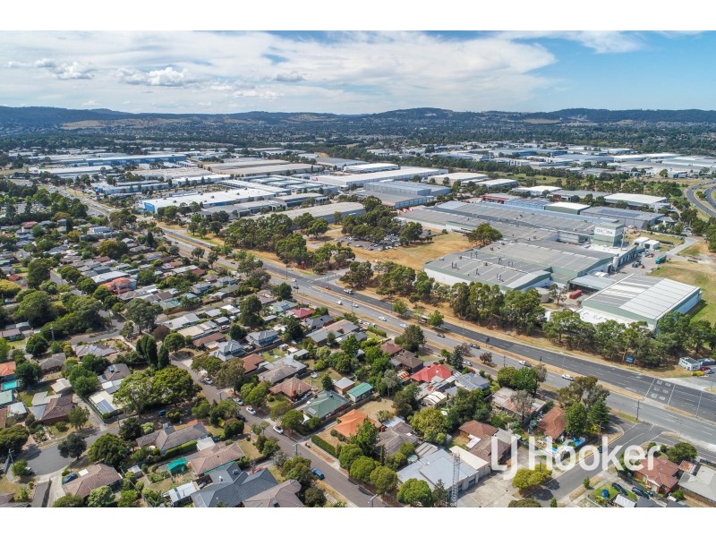 6 Collins Close, Scoresby VIC 3179