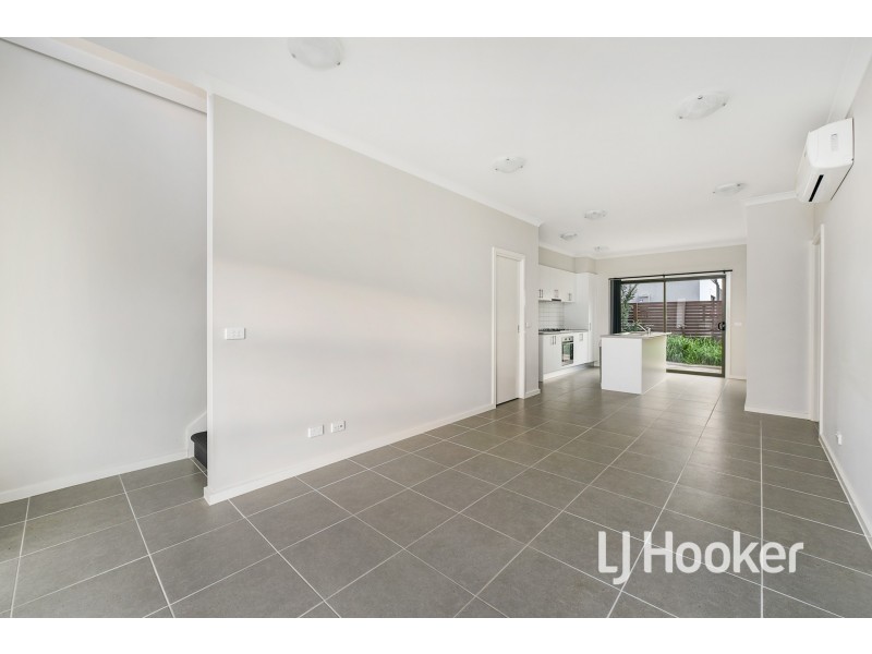 27 Onyx Crescent, Officer VIC 3809