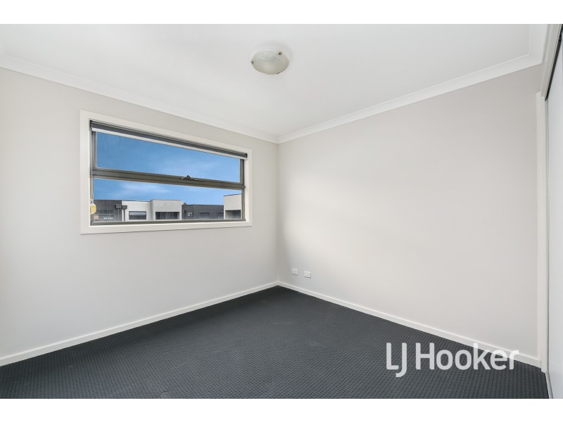 27 Onyx Crescent, Officer VIC 3809