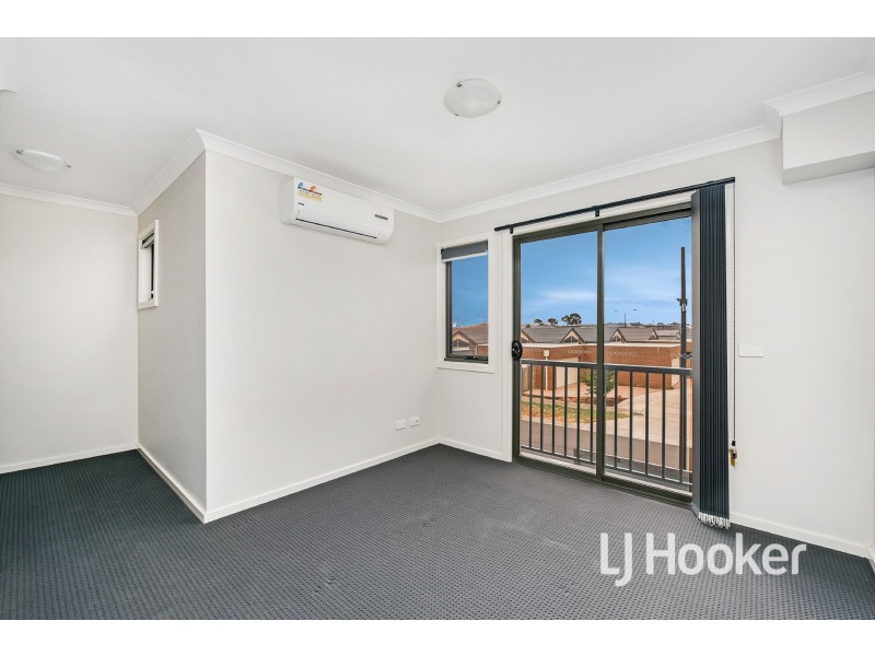 27 Onyx Crescent, Officer VIC 3809