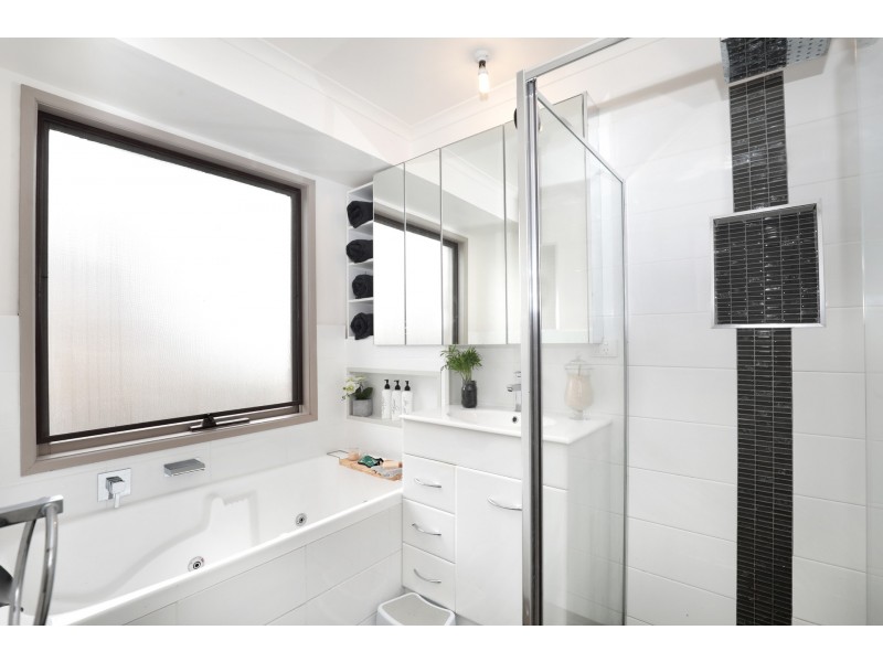 4 Janet Court, Hampton Park VIC 3976