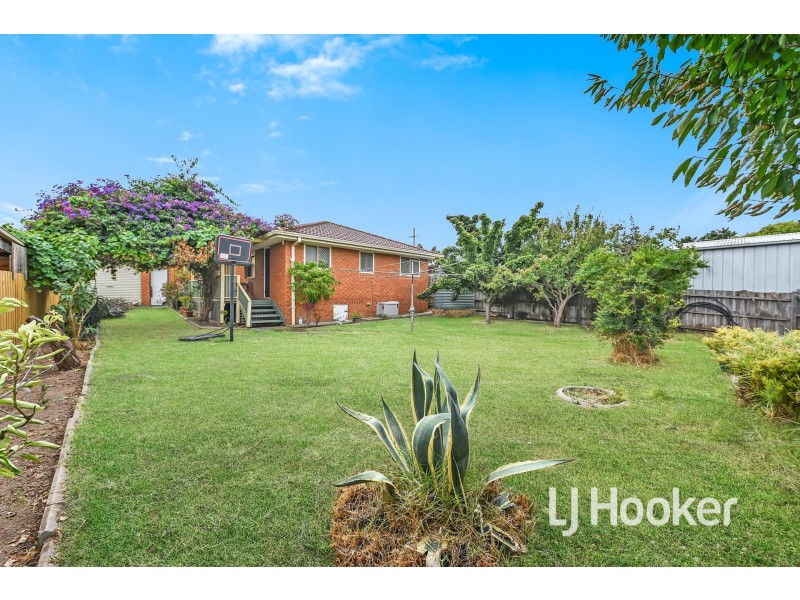 18 Warana Drive, Hampton Park VIC 3976