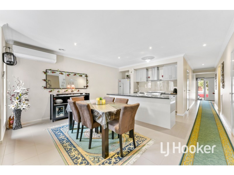 10 Taradale Street, Cranbourne North VIC 3977