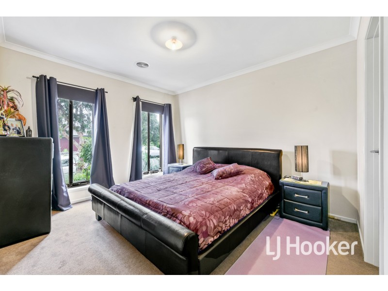 10 Taradale Street, Cranbourne North VIC 3977