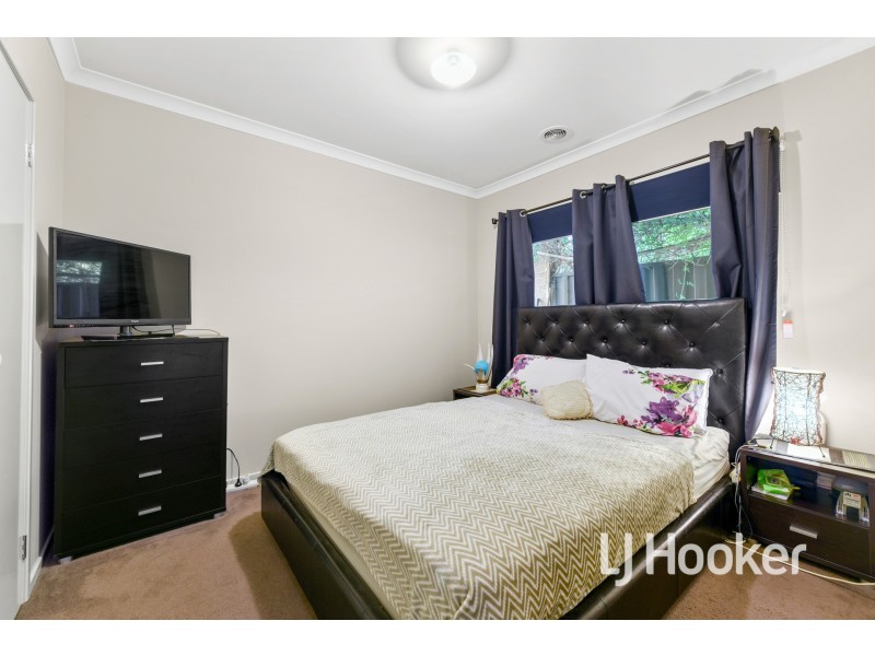10 Taradale Street, Cranbourne North VIC 3977