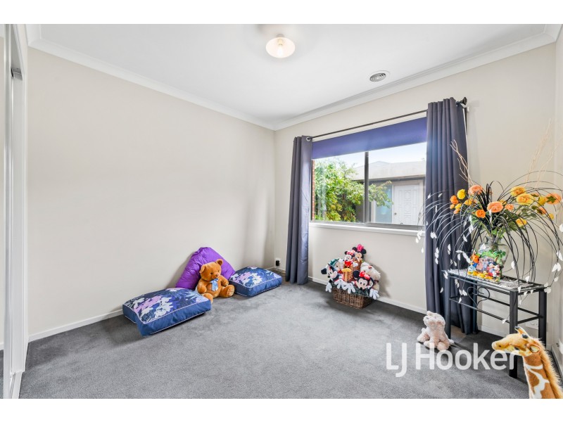 10 Taradale Street, Cranbourne North VIC 3977