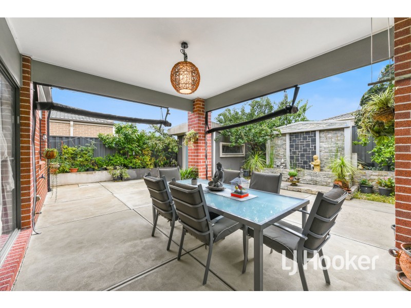 10 Taradale Street, Cranbourne North VIC 3977